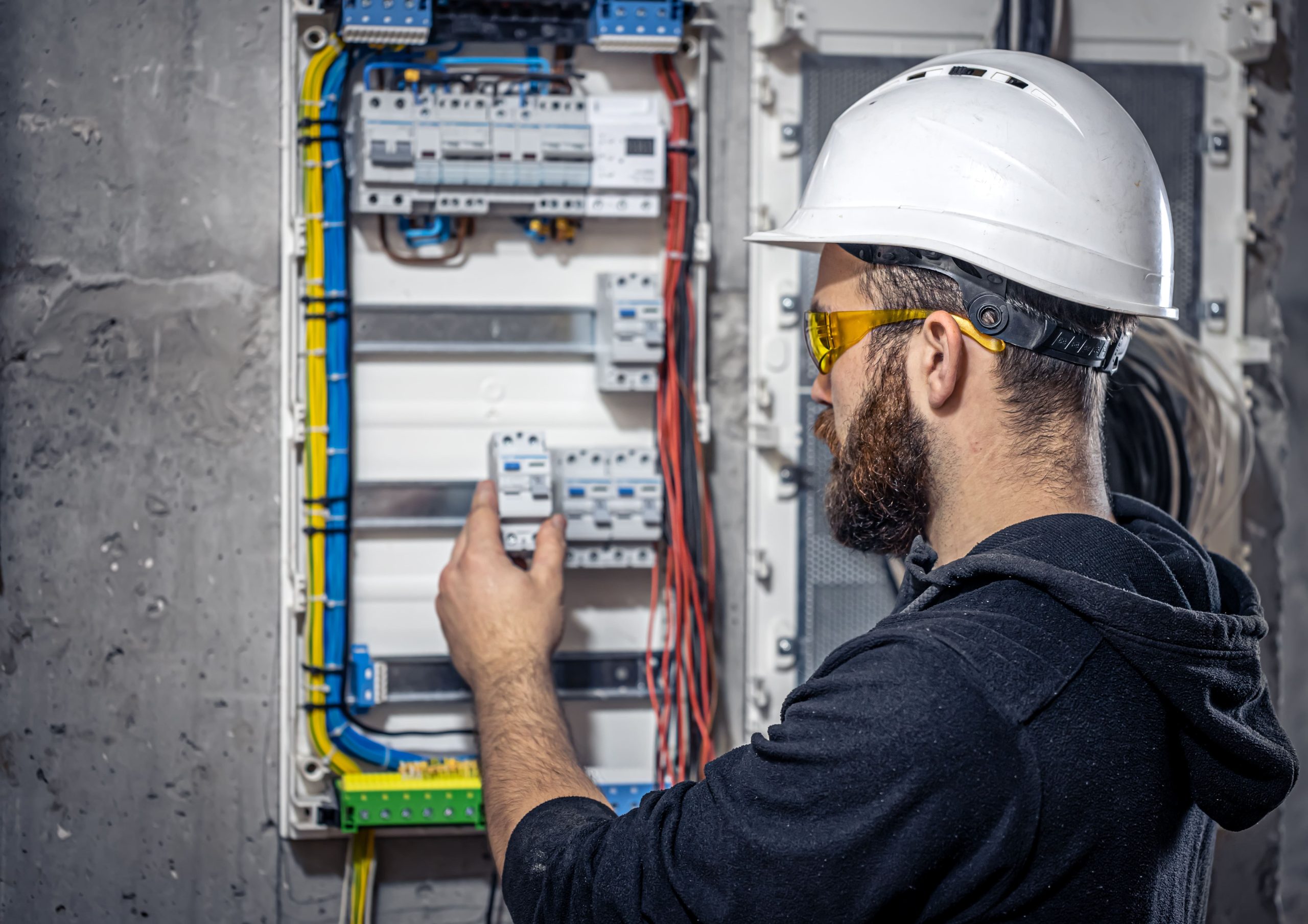 como-saber-si-una-instalacion-electrica-antigua-necesita-ser-renovada