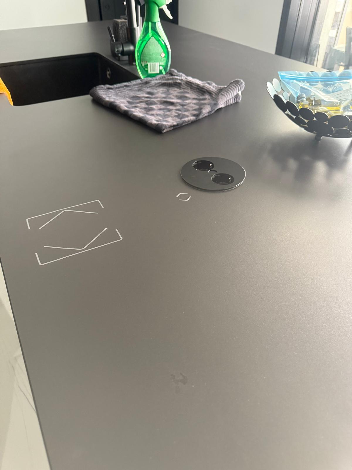 Pulsador en mesa Loxone